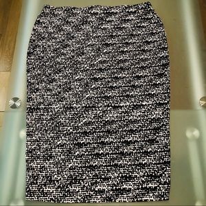 VINCE CAMUTO/ PENCIL SKIRT